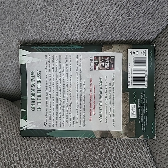 The wild robot book - Picture 2 of 6